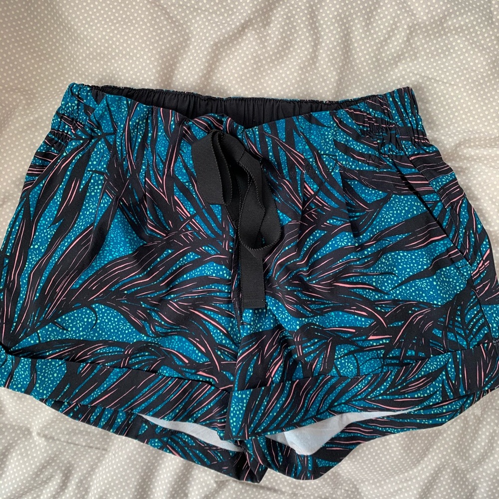 Lululemon spring break away shorts